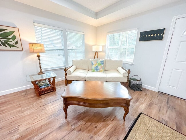 1004 SE 7th Ave unit ID1359094P, Gainesville, FL 32601 - photo 2