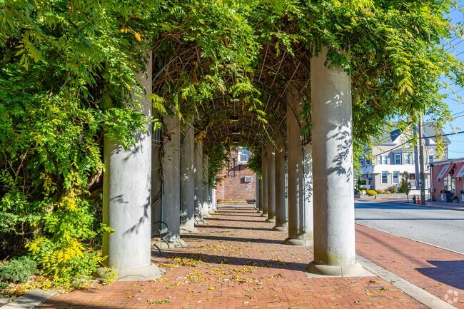 Itri Square has a pergola area where residents can sit and relax in Knightsville.