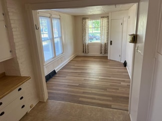 227 S 4th St, River Falls, WI 54022