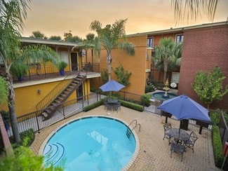 1919 Portsmouth St, Houston, TX 77098