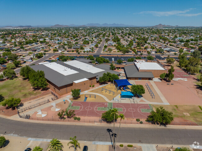 Mirage Elementary School offers plenty of outdoor recreation options for students.