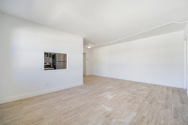 Three Kings on 135th, North Miami, FL 33161 - photo 6