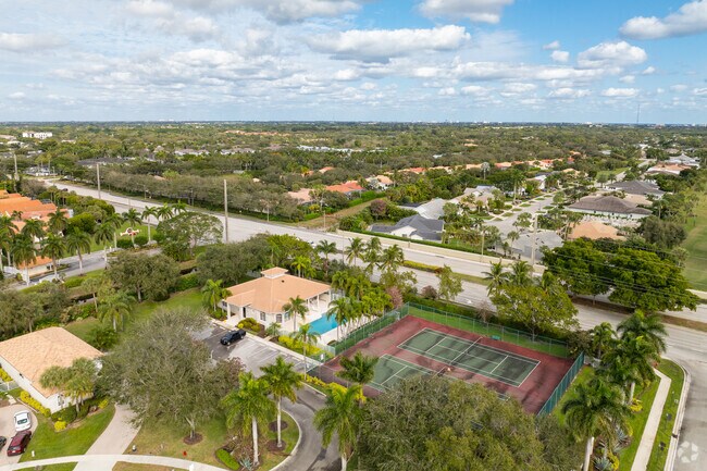 Most club houses in Boca Delray have pools and tennis courts to offer to the residents.