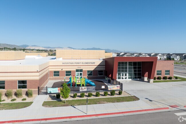 Mountain Point Elementary School is located in the Riverton neighborhood.