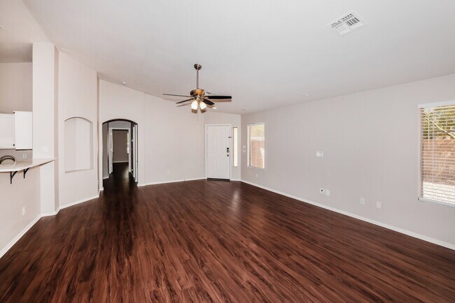15821 W Tara Ln, Surprise, AZ 85374 - photo 4
