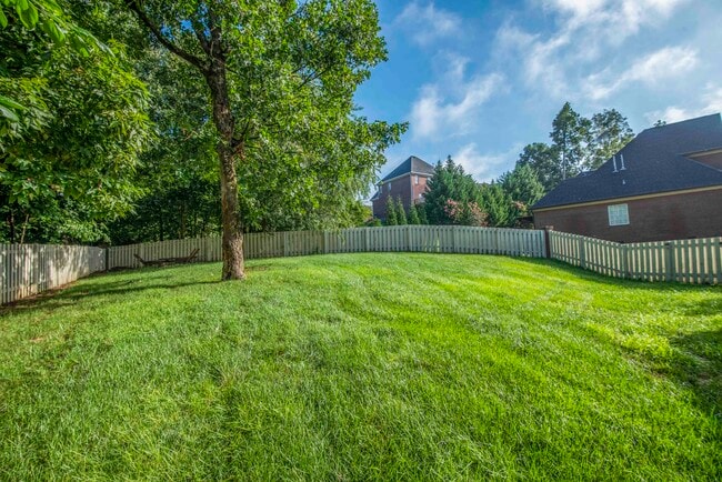 9728 Valley Woods Ln, Knoxville, TN 37922 - photo 6