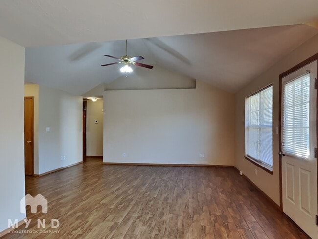 701 N Pinewood Ave, Republic, MO 65738 - photo 5