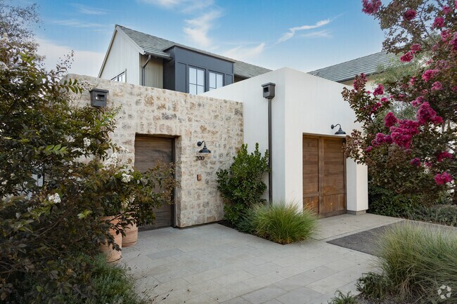 Stanly Ranch also offers beautiful modern farmhouses.