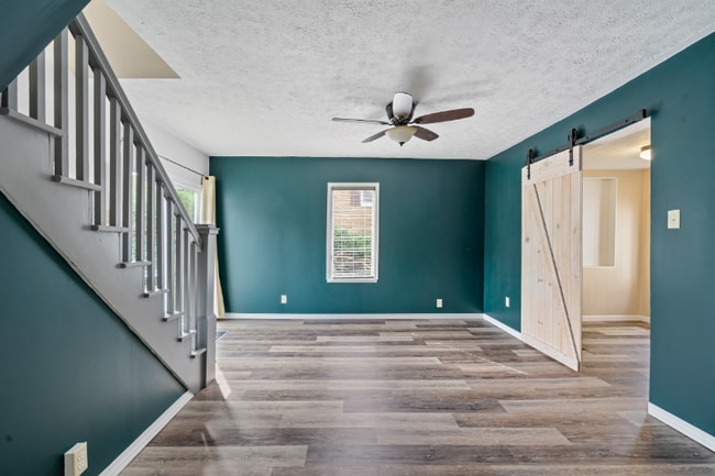 366 N Main St, Houston, PA 15342 - photo 4