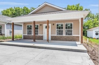 825 Main St, Wellsville, KS 66092