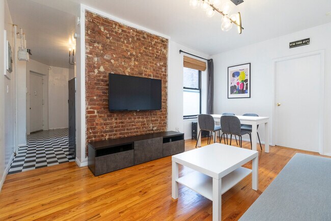 319 E 95th St unit ID1032029P, New York, NY 10128 - photo 3