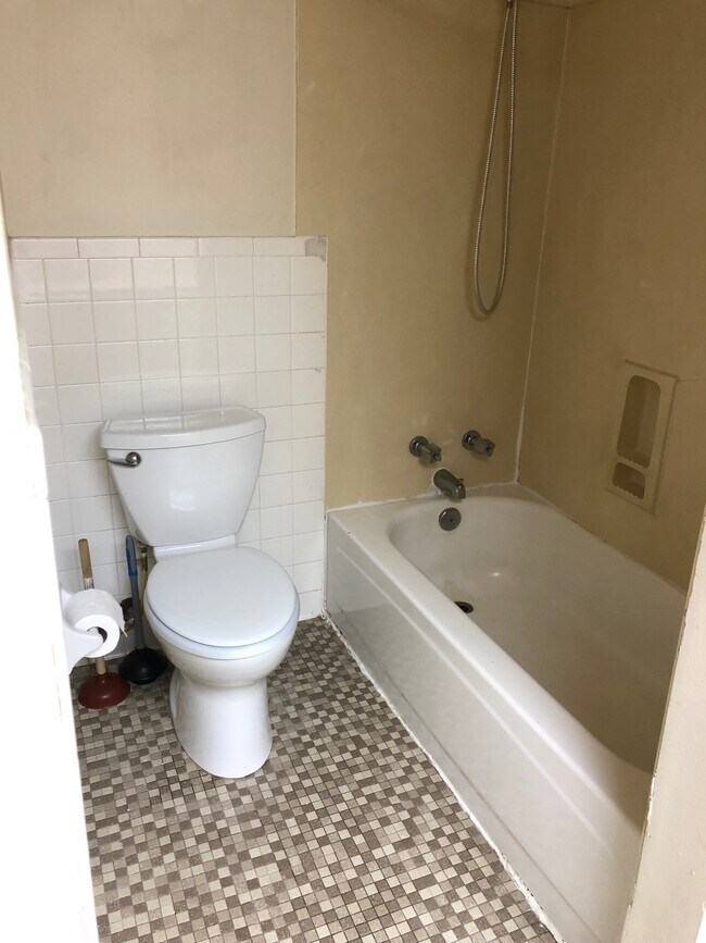 4623 Alvin Dark Ave unit 2, Baton Rouge, LA 70820 - photo 7