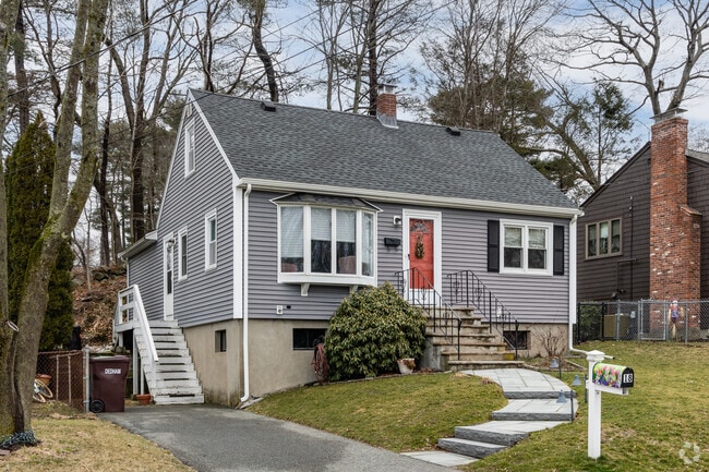 The classic Cape Cod style is common in the Greenlodge area.