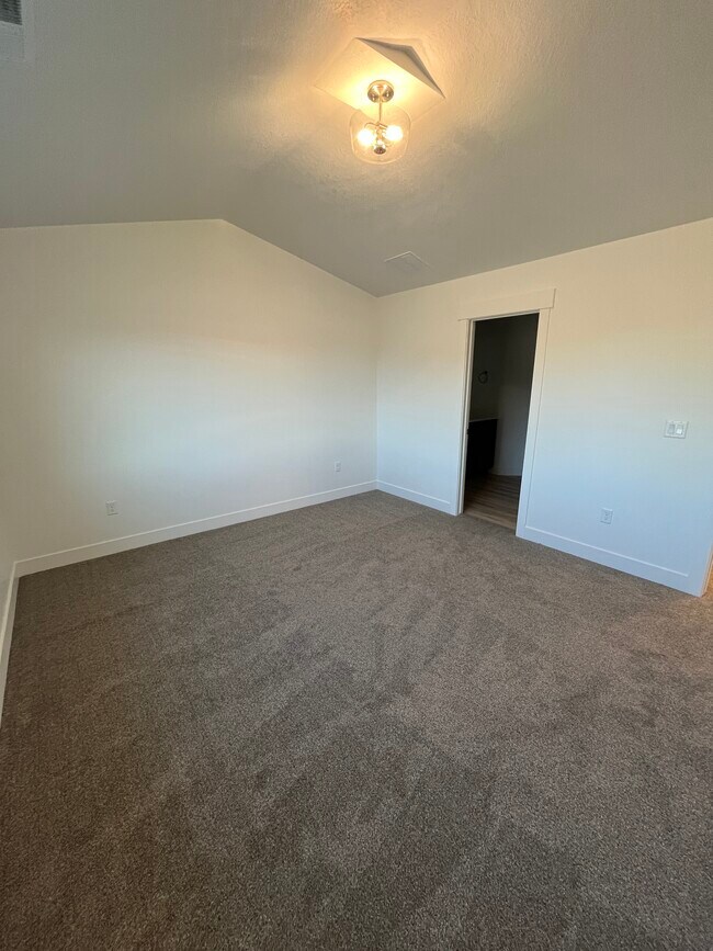 1576 W Banner Dr, Saratoga Springs, UT 84045 - photo 6