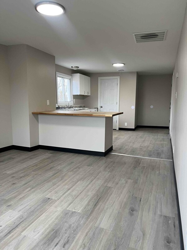 159 Mineral Springs Rd Unit Upper Right, Buffalo, NY 14210