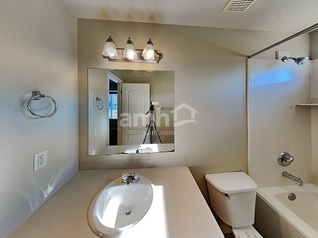 96 N 1660 W, Clearfield, UT 84015 - photo 7