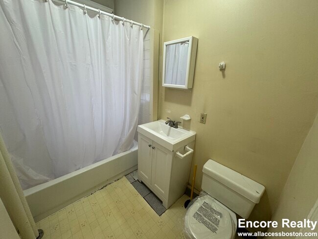 11 Peterborough St unit 21, Boston, MA 02215 - photo 6