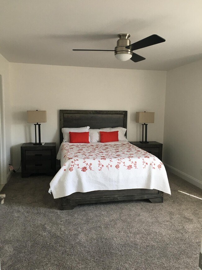 5294 Brookemonte Cir, Rochester, MI 48306 - photo 7