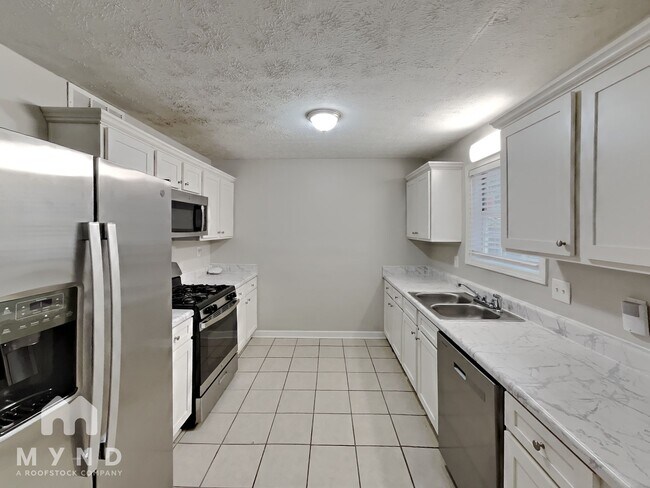 5491 Orchard Ct, Stone Mountain, GA 30083 - photo 6