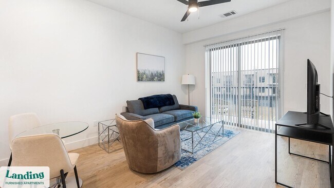 650 E Sycamore St unit 3308, Denton, TX 76201 - photo 2