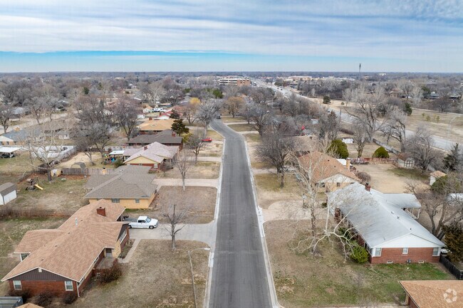 Indian Hills Riverbend is an older neighborhood with ample activities available.