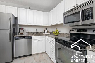 750 N Rush St Unit 905, Chicago, IL 60611