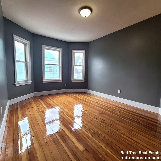 202 Norwell St unit 3, Dorchester Center, MA 02124 - photo 1