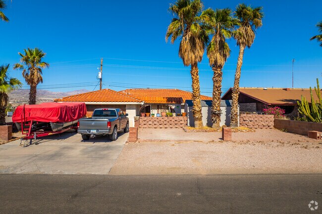 Ranch-style homes with large yards are a popular choice for Bullhead City residents.