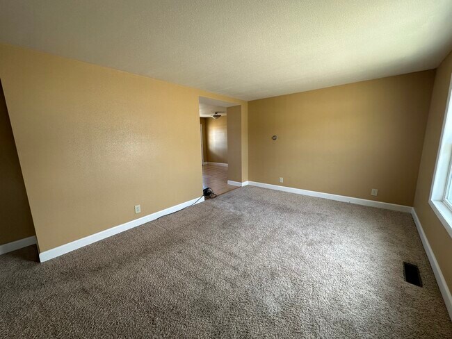 403 Utah St, Rawlins, WY 82301 - photo 5