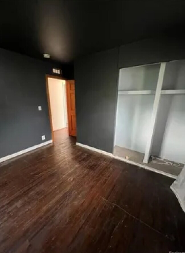 6832 Cornell St, Taylor, MI 48180 - photo 7