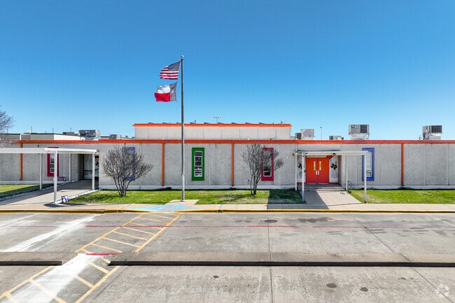 GreatSchools gives Hazel Ingram Elementary School a 15:1 student-to-teacher ratio.