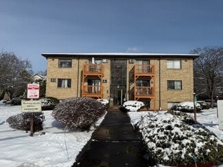 2 Lancelot Ct, Salem, NH 03079