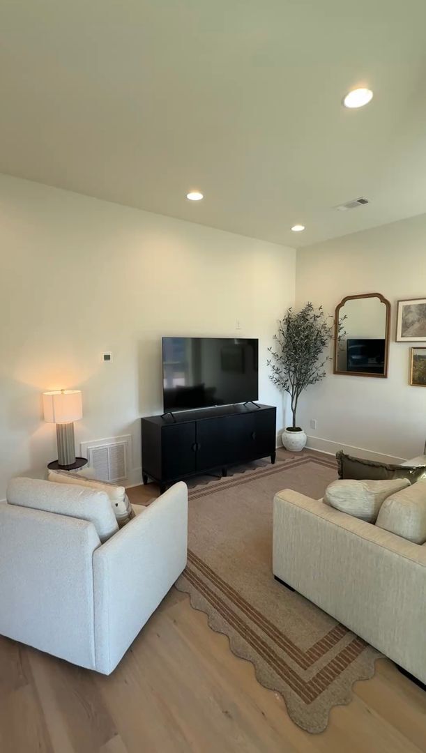 580 Pride Ave, Auburn, AL 36832 - photo 2