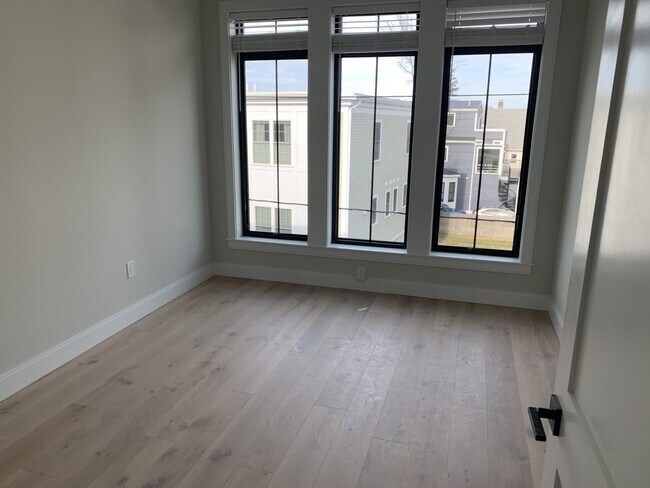 5 Adamson St unit 3, Boston, MA 02134 - photo 5