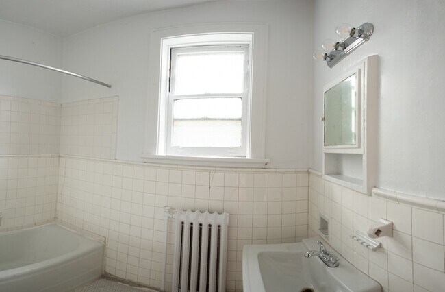 384 Probasco, Cincinnati, OH 45220 - photo 5