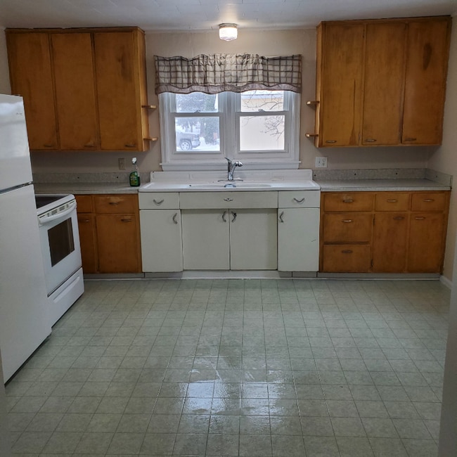 622 3rd Ave E, Culbertson, MT 59218 - photo 4