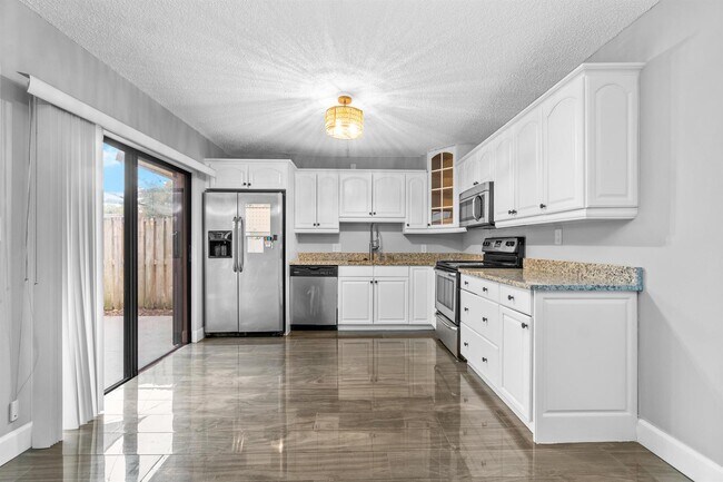 1015 10th Ct, Palm Beach Gardens, FL 33410 - photo 5