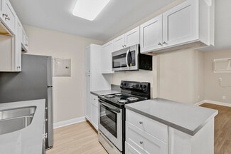 856 Heatherwood Ln, Vista, CA 92081