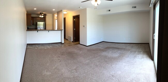 1902 Wrigley St unit 1904, Ely, IA 52227 - photo 7