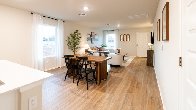 11432 SW 40th St unit 38519812, Mustang, OK 73064 - photo 6