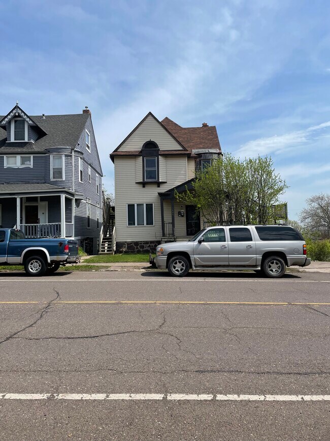 1826 E Superior St unit 3, Duluth, MN 55812 - photo 3
