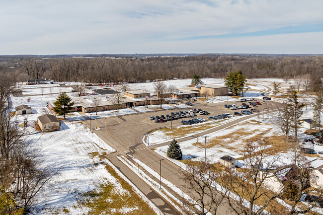 Lincoln Elementary School has ample parking for teachers and parents during school events.