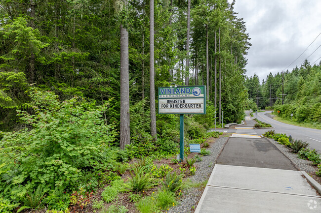 The entrance of Vinland Elementary School greets you with a sign.