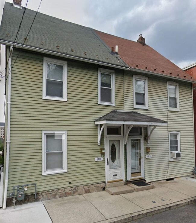 1211 Mechanic St, Bethlehem, PA 18015
