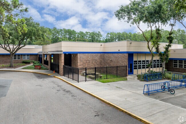 Kimball Wiles Elementary School earns an A minus from Niche.