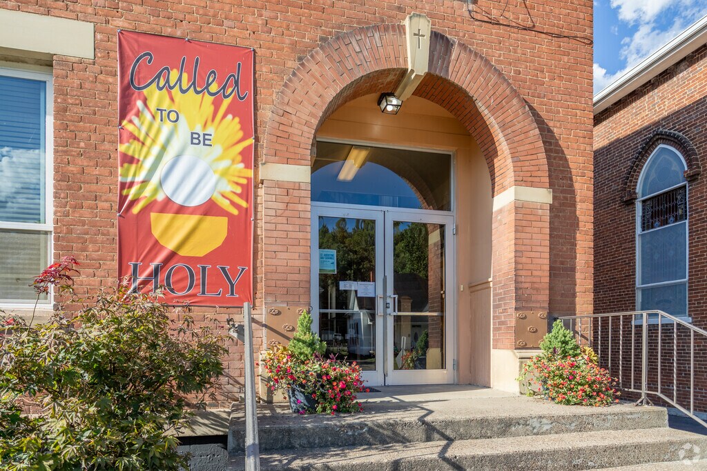 St. Augustine School in Augusta is the Roman Catholic school of Bracken County.