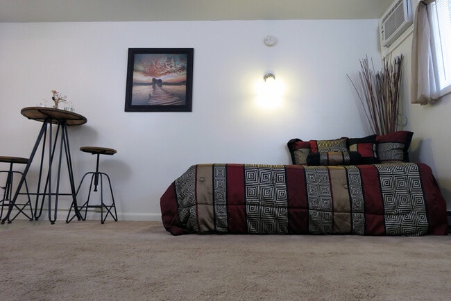 University Edge Apartments, Carbondale, IL 62901 - photo 6