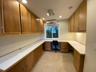 3708A Claudine St Unit 2, Honolulu, HI 96816