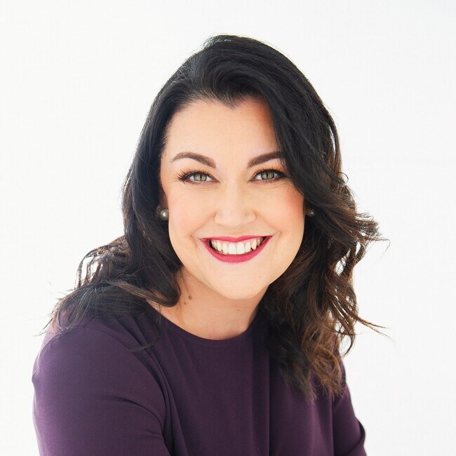 Holly Lovell, Real Estate Agent in Dubuque, IA