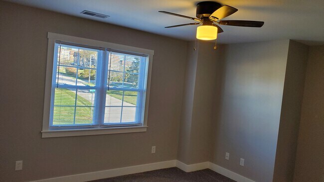 815 SW 1st St, Washington, IN 47501 - photo 4